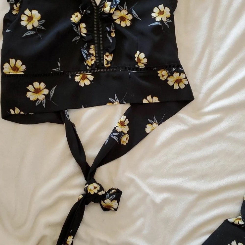 Two piece set - Picture 2 of 5